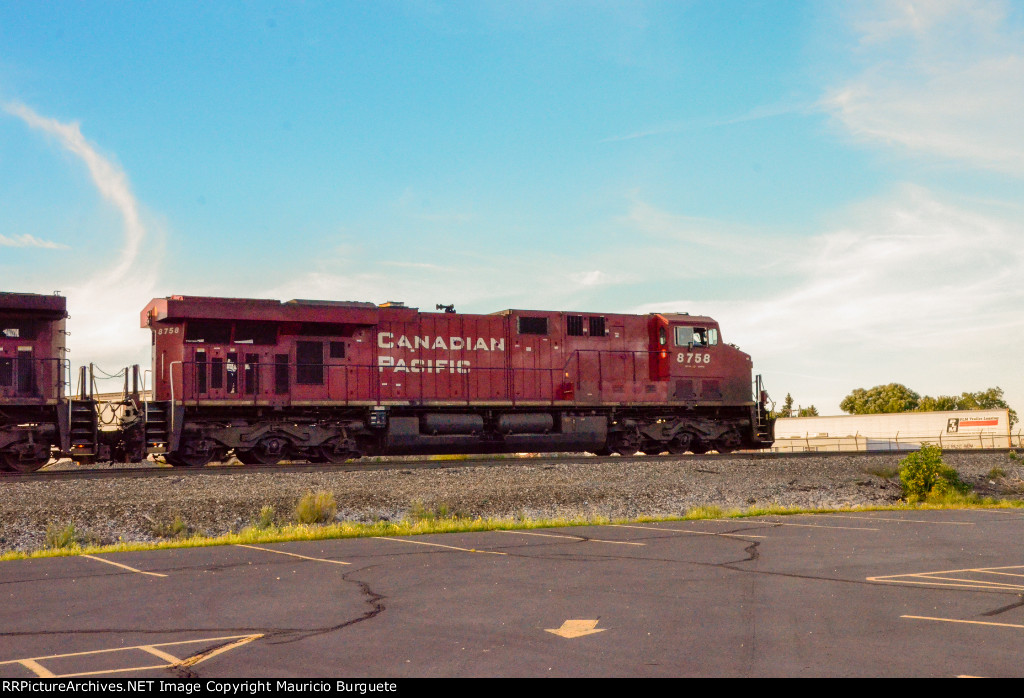 CP ES44AC Locomotive